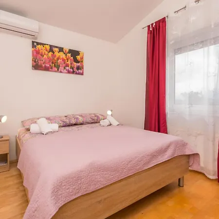 5 Bedroom Awesome In Rastane Donje