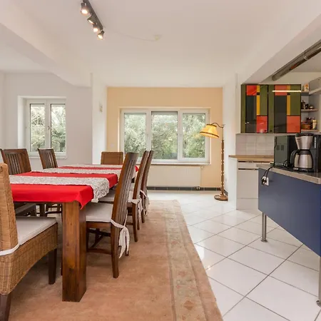 5 Bedroom Awesome In Rastane Donje 別荘 Donje Rastane