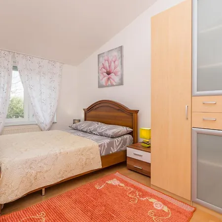 5 Bedroom Awesome In Rastane Donje 別荘 Donje Rastane