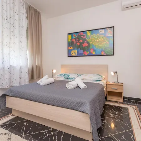 5 Bedroom Awesome In Rastane Donje *